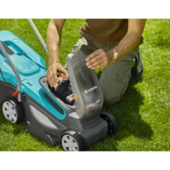 Gardena 2x18V Grasmaaier 32cm Powermax 32/36V (Incl 2 Accu's 2.5Ah + Oplader) 14 Gardena 2x18V Grasmaaier 32cm Powermax 32/36V (Incl 2 Accu's 2.5Ah + Oplader) -Gardena 123 253