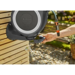Gardena Wandslangenbox Roll Up 15 Grijs/wit Meter Incl. Tuinspuit 14 Gardena Wandslangenbox Roll Up 15 Grijs/wit Meter Incl. Tuinspuit -Gardena 123 740